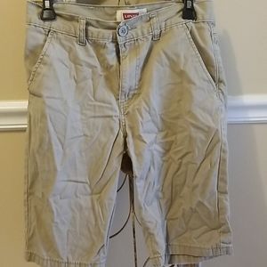 Levi Khaki Shorts - Size 16